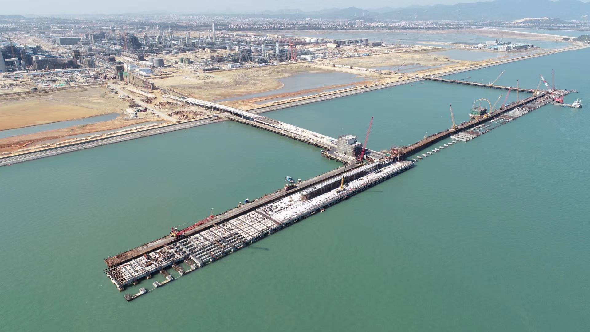 喜讯！！！！尊龙时凯集团有限公司提供咨询监理服务的中化泉州100万吨/年乙烯及炼油改扩建项目荣获“2023年度国家优质工程金奖”